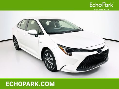 Used 2021 Toyota Corolla LE image 1