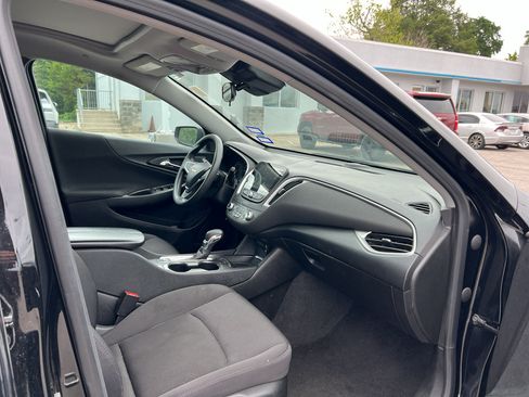 Used 2024 Chevrolet Malibu LT FWD image 12