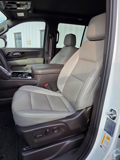 Used 2025 Chevrolet Tahoe Z71 w/ Comfort Package AWD/4WD image 7