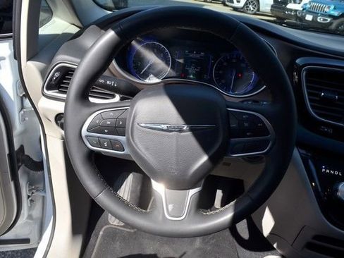 Used 2023 Chrysler Voyager LX image 19