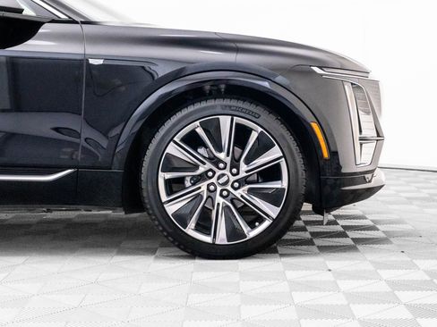 Certified 2026 Cadillac Lyriq Signature Luxury w/ Nappa Leather Package AWD/4WD image 37