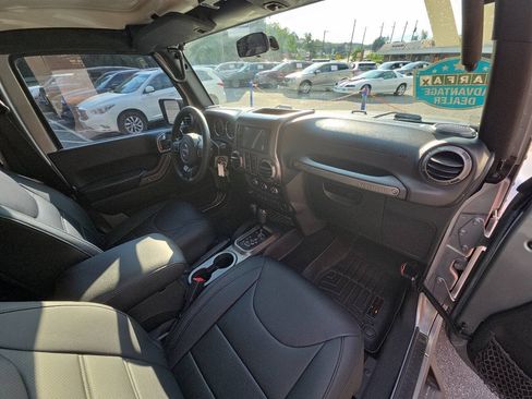 Used 2017 Jeep Wrangler Unlimited Sport AWD/4WD image 23