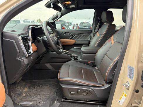 Used 2023 GMC Canyon AT4 w/ AT4 Premium Package AWD/4WD image 2