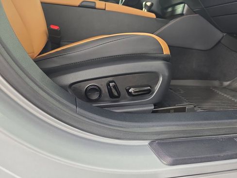 Used 2025 Lexus ES 350 w/ Accessory Package (Z2) image 36