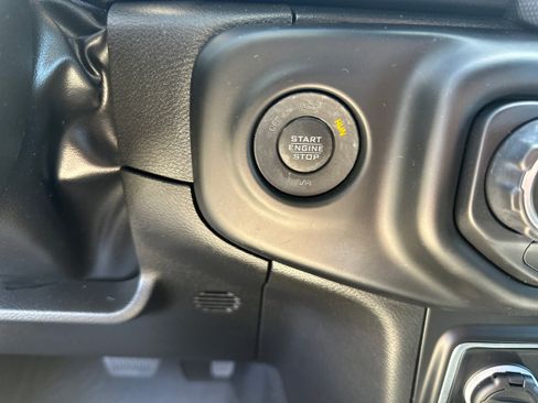 Used 2023 Jeep Wrangler Unlimited Sahara AWD/4WD image 31