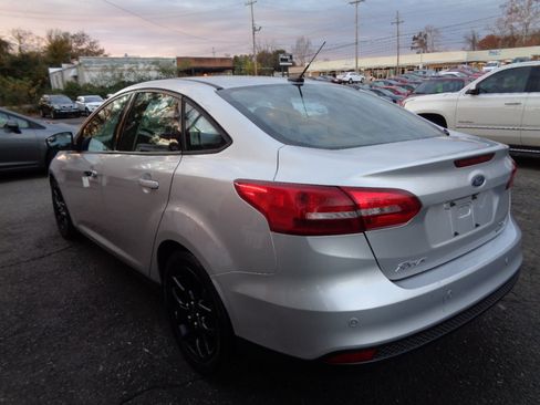 Used 2016 Ford Focus SE w/ Equipment Group 201A image 7