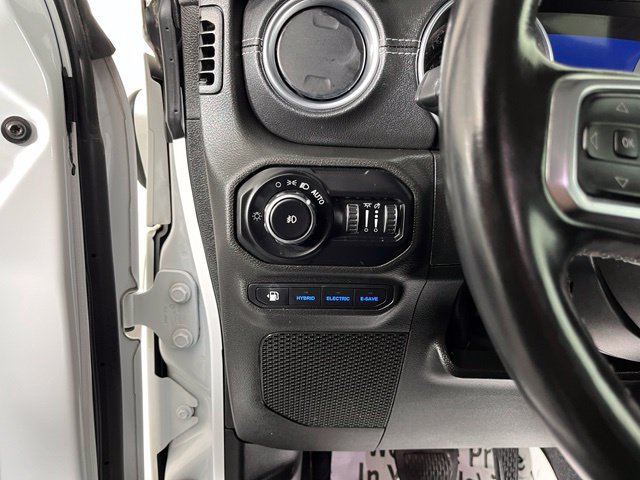 Used 2022 Jeep Wrangler Unlimited Sahara w/ Cold Weather Group AWD/4WD image 19