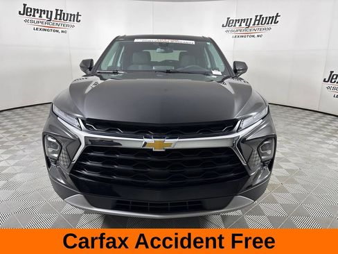 Used 2025 Chevrolet Blazer LT AWD/4WD image 3