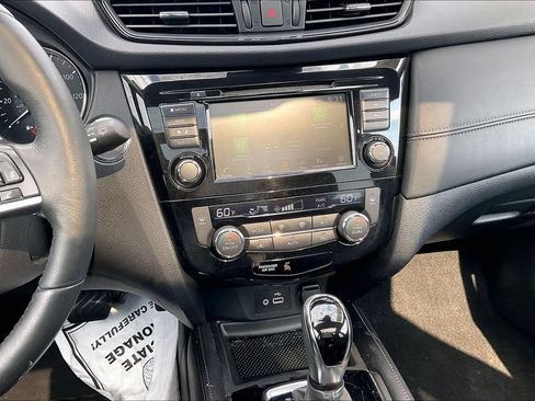 Used 2018 Nissan Rogue SL w/ Premium Package AWD/4WD image 10