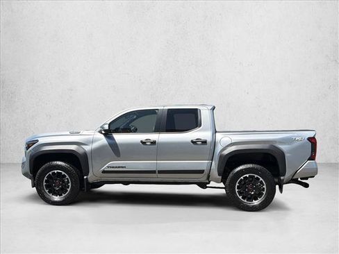 Used 2025 Toyota Tacoma TRD Off-Road AWD/4WD image 8
