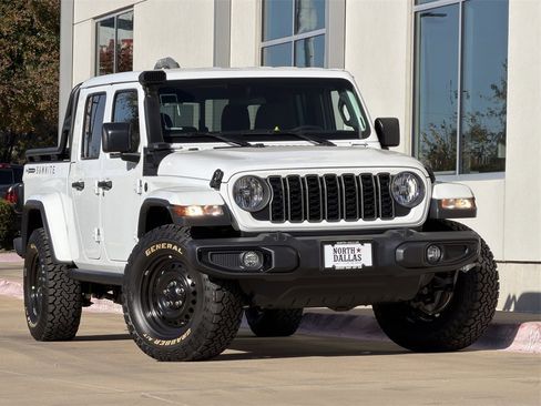 New 2025 Jeep Gladiator Sport image 2