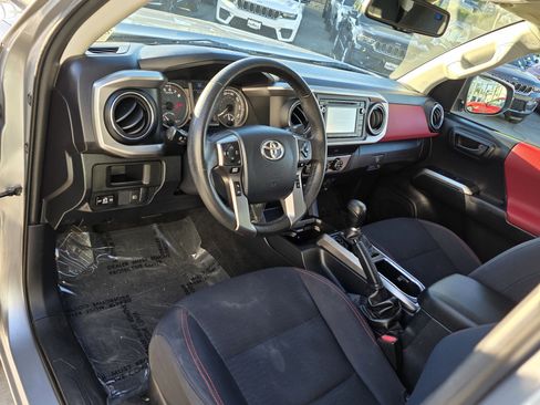 Used 2019 Toyota Tacoma SR5 image 10