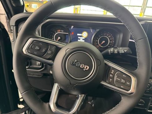 New 2026 Jeep Wrangler Unlimited Sahara AWD/4WD image 23
