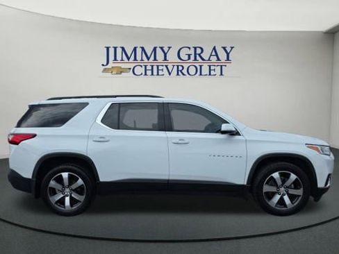 Used 2020 Chevrolet Traverse LT w/ LT Premium Package image 6
