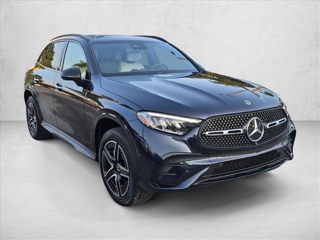 Used 2023 Mercedes-Benz GLC 300 4MATIC image 3