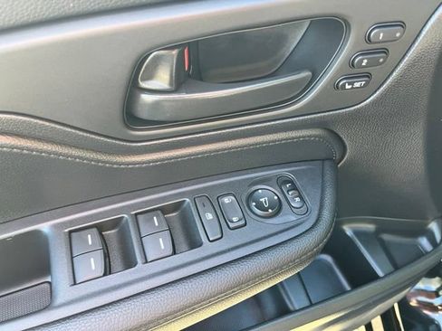 Used 2025 Honda Odyssey Sport-L image 17