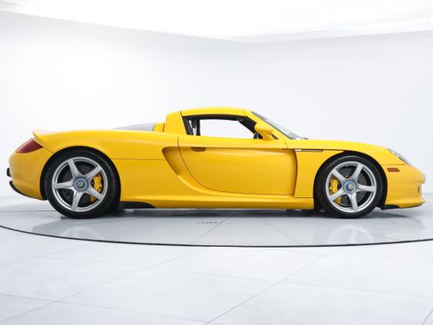 Used 2005 Porsche Carrera GT RWD image 8