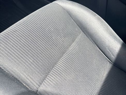 Used 2017 Toyota RAV4 LE FWD image 11