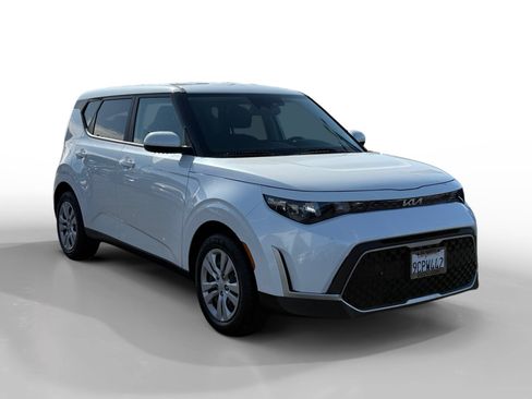 Used 2023 Kia Soul LX FWD image 7