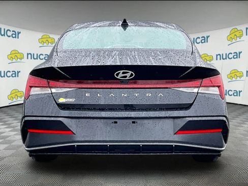 Used 2025 Hyundai Elantra SEL FWD image 5