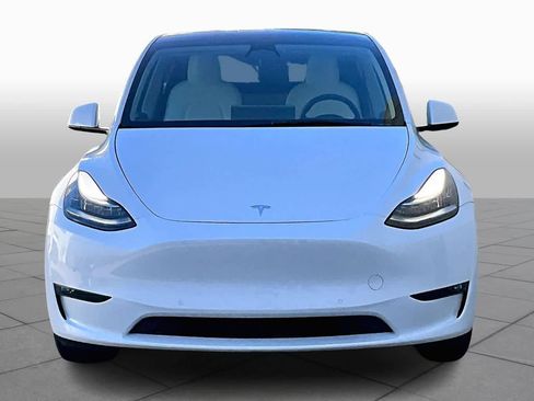 Used 2021 Tesla Model Y Long Range image 3
