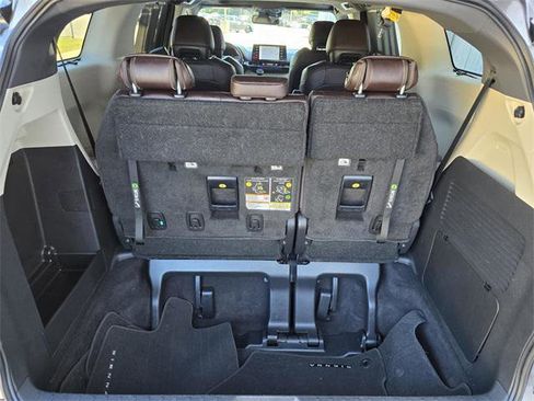Certified 2023 Toyota Sienna Platinum image 13