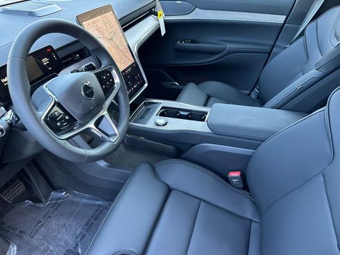 New 2025 Volvo EX90 Plus AWD/4WD image 8