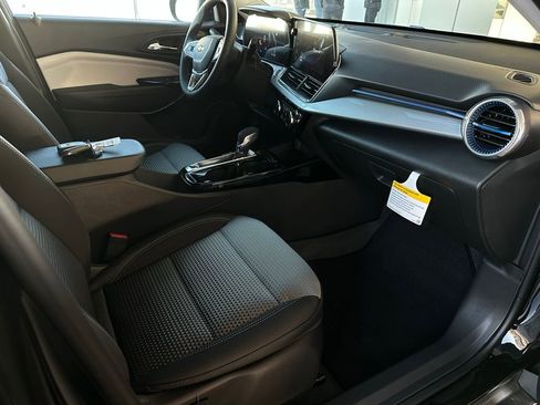 New 2026 Chevrolet Trax LT w/ Driver Confidence Package image 17