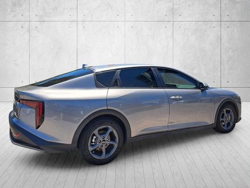 Used 2025 Kia K4 FWD image 4