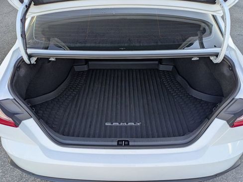 Used 2025 Toyota Camry SE image 19