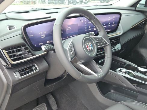 Certified 2025 Buick Envision Avenir AWD/4WD image 10