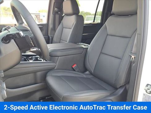 New 2026 Chevrolet Suburban LT w/ Comfort Package AWD/4WD image 18