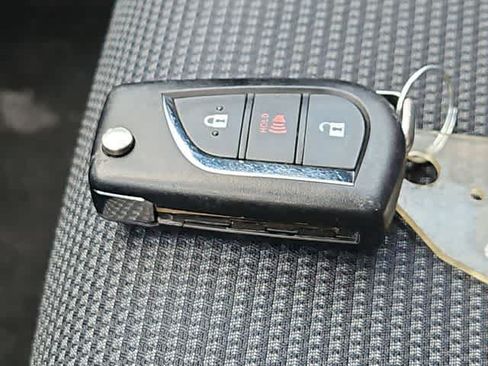 Used 2024 Toyota RAV4 LE AWD/4WD image 28
