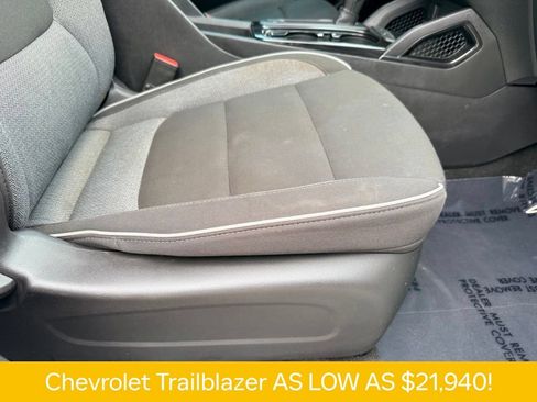 Used 2023 Chevrolet TrailBlazer LT FWD image 14