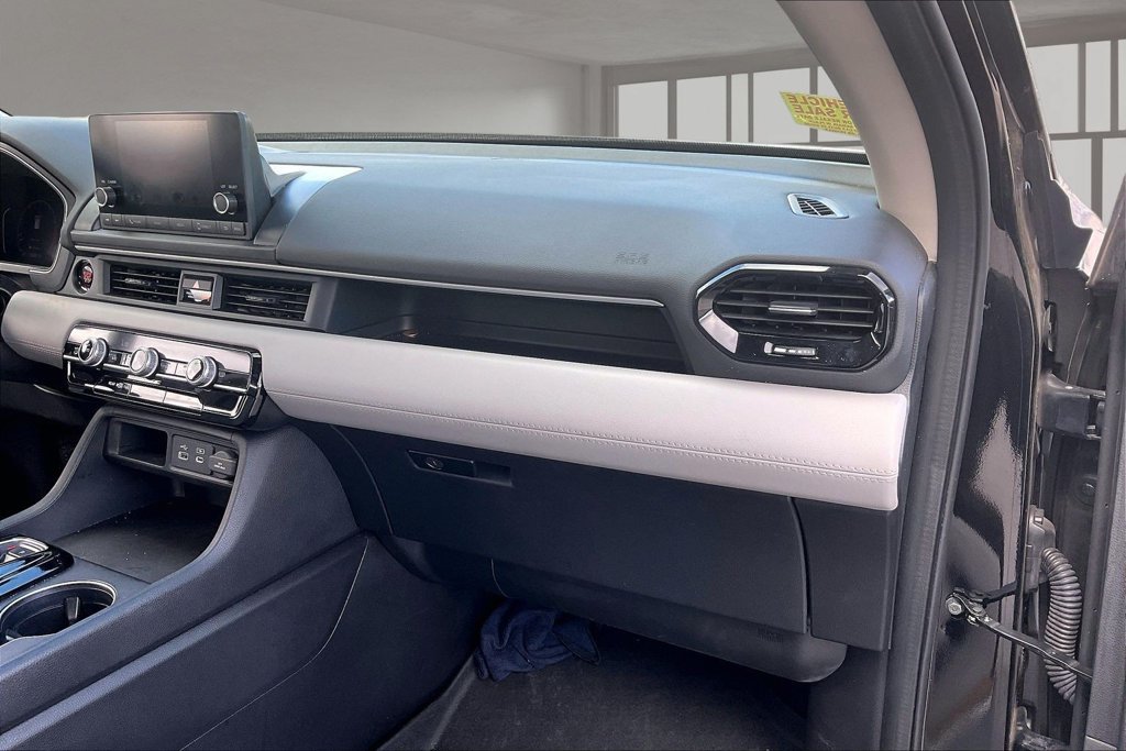 Used 2023 Honda Pilot LX image 25