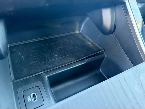 Used 2025 Land Rover Range Rover Velar Dynamic SE image 30