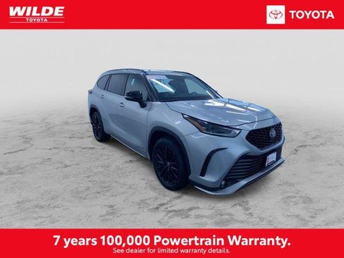 Certified 2025 Toyota Highlander XSE AWD/4WD image 3
