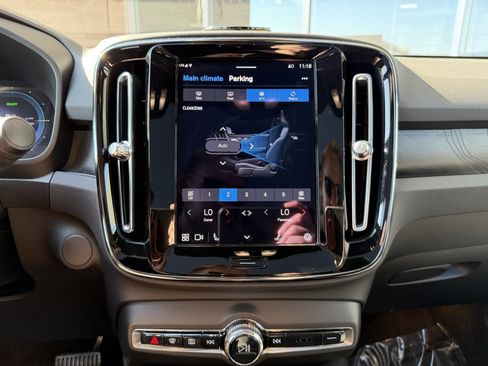 Used 2023 Volvo C40 P8 Recharge Plus image 22