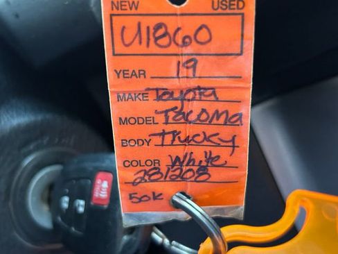 Used 2019 Toyota Tacoma SR5 AWD/4WD image 32