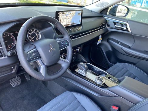 New 2026 Mitsubishi Outlander SE AWD/4WD image 12