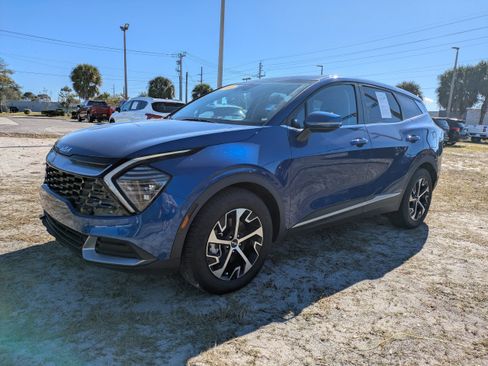 Used 2024 Kia Sportage EX image 8