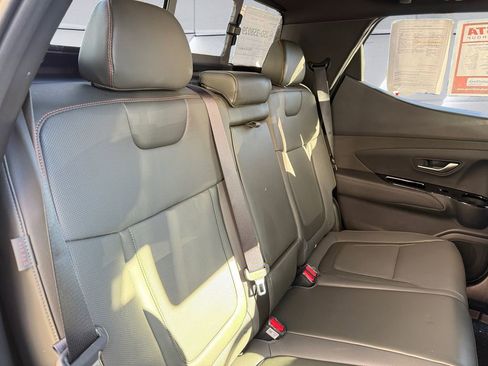 Used 2025 Hyundai Santa Cruz Limited image 17