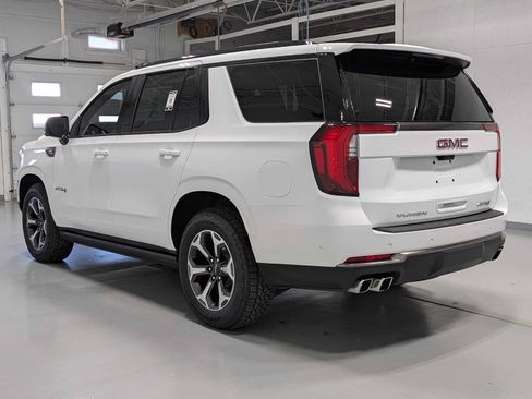 Certified 2025 GMC Yukon AT4 Ultimate AWD/4WD image 11
