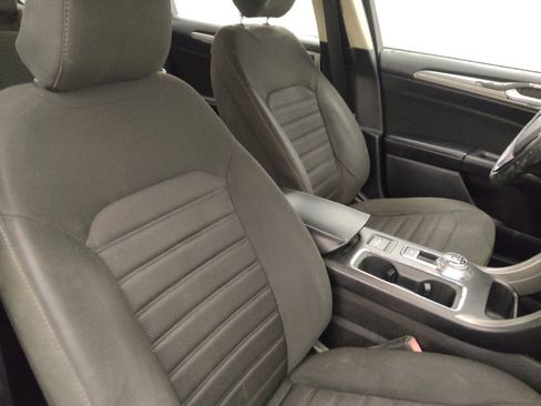Used 2020 Ford Fusion SE FWD image 21