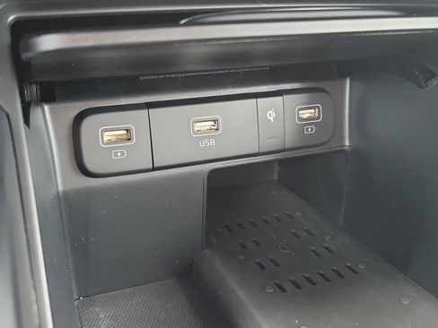 Certified 2023 Kia Sorento S FWD image 35