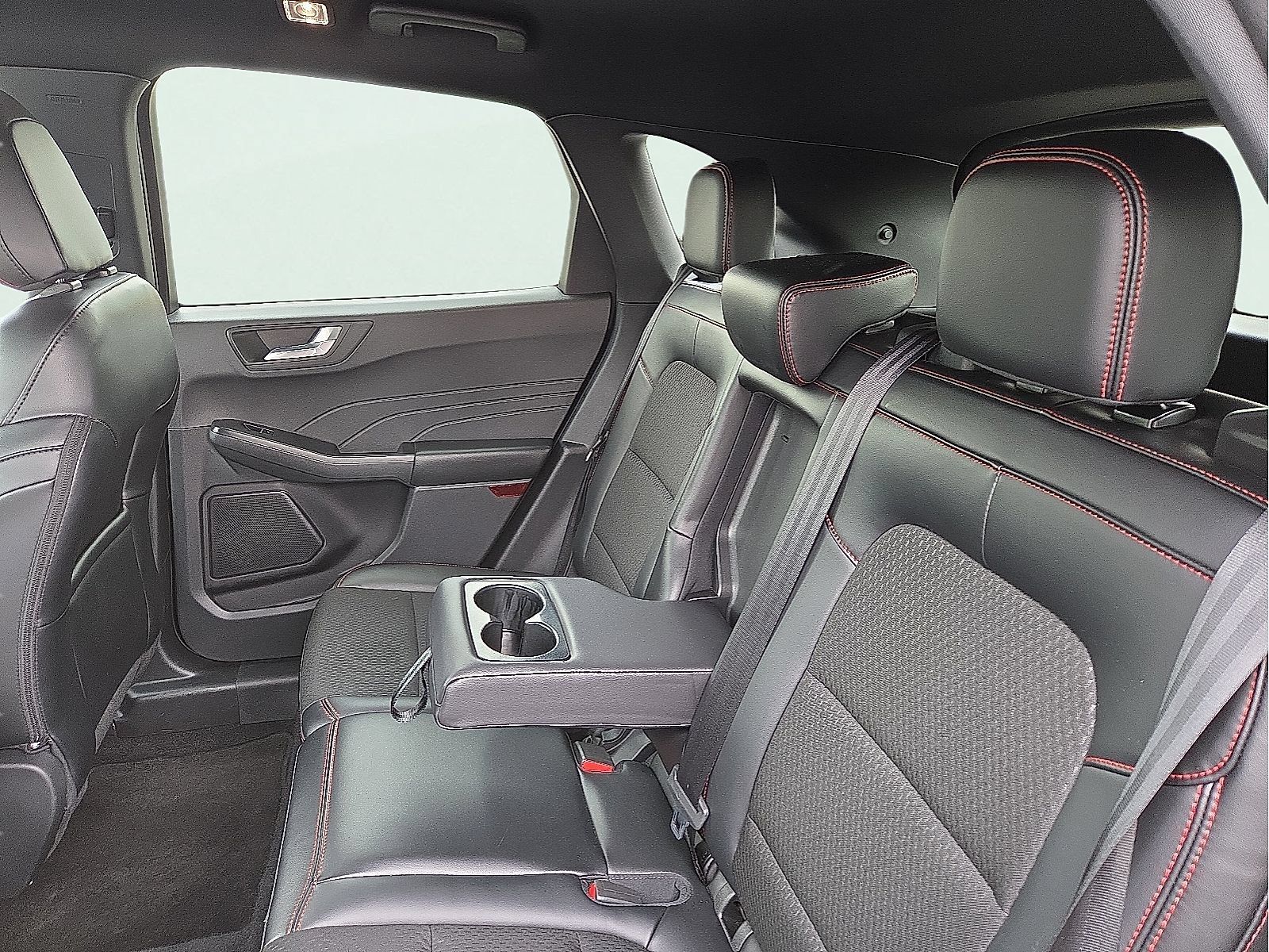 Used 2025 Ford Escape ST-Line FWD image 9