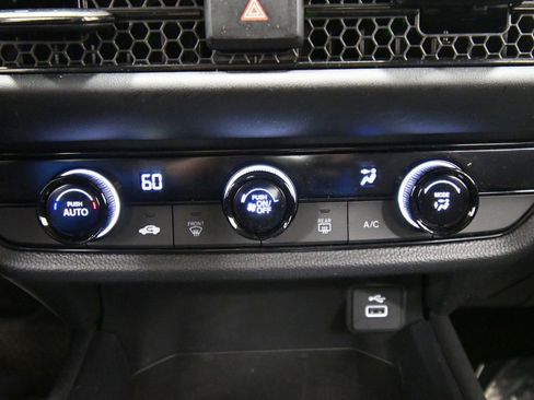 Certified 2024 Honda HR-V LX image 24