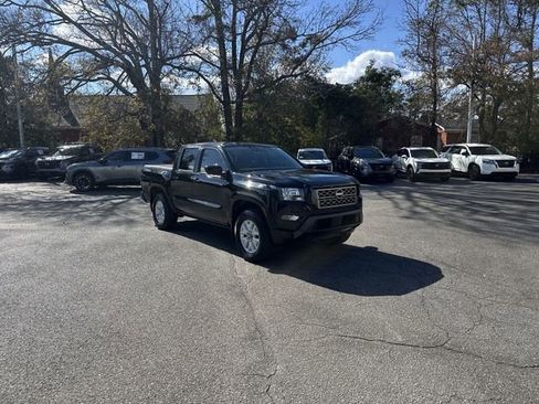 Used 2023 Nissan Frontier SV w/ SV Convenience Package image 3