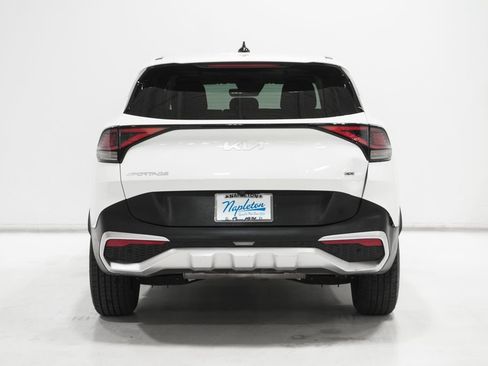 Used 2023 Kia Sportage LX image 6