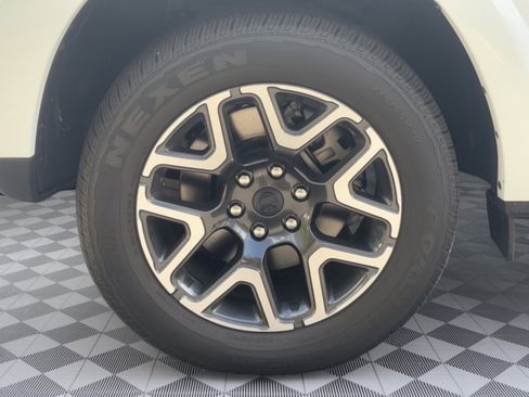 Used 2026 RAM 1500 Laramie w/ Advanced Safety Group II AWD/4WD image 13